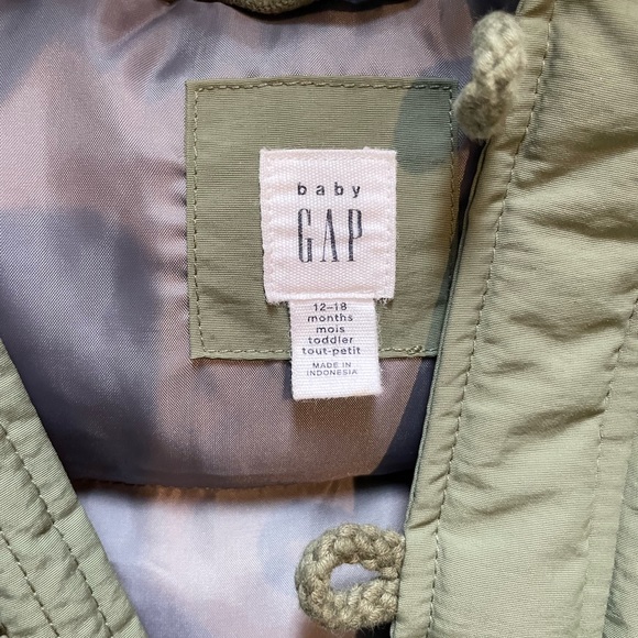 🏔 NWOT GAP JACKET 💚 - Picture 3 of 3